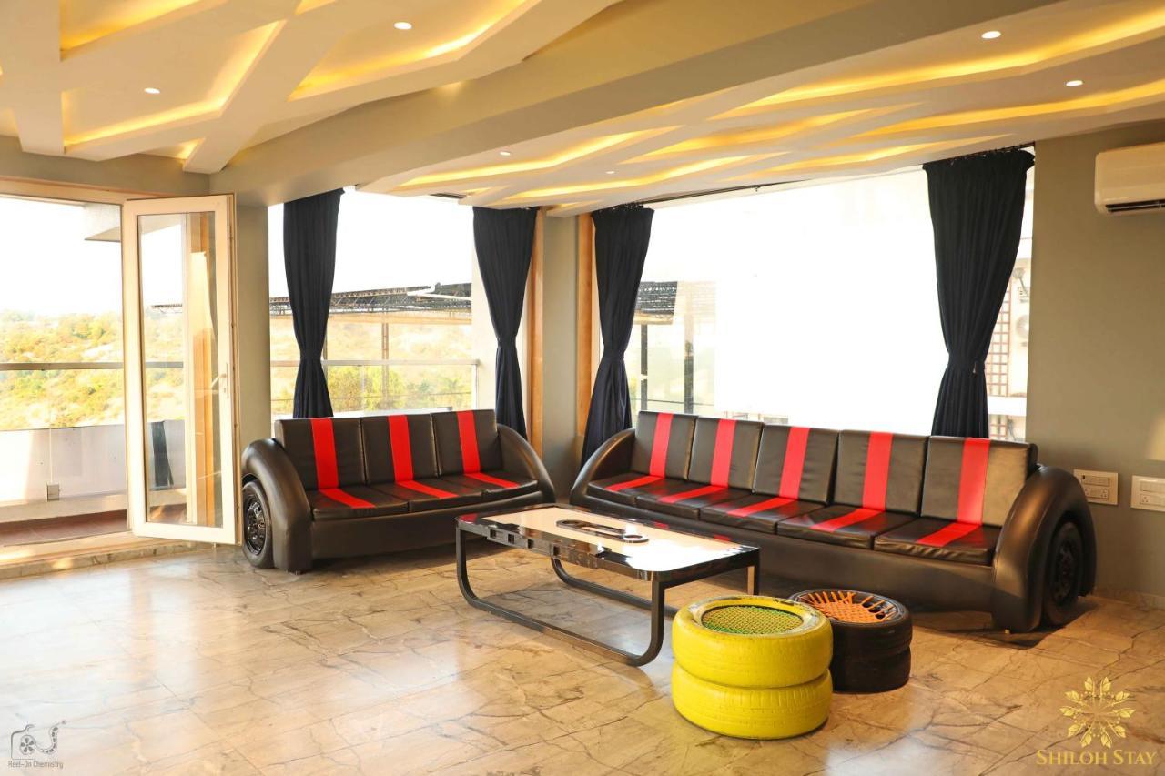 Sport Bar Villa 6Bhk Infinity Pool With Waterfall Igatpuri Exterior photo